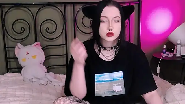 BlackyTea online show from October 17, 2025, 10:11 pm