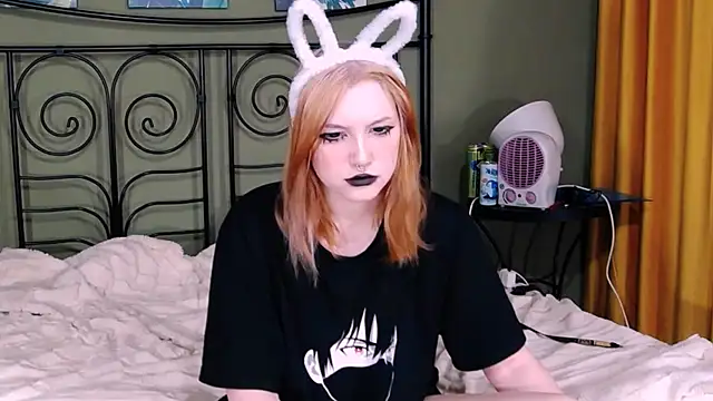 Snapshot of BlackyTea chatting on December 9, 2024, 1:29 am BlackyTea online show from December 9, 2024, 1:29 am