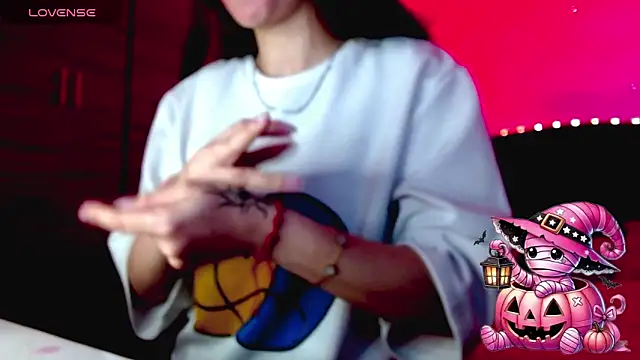 holy juli online show from October 29, 2025, 3:27 am