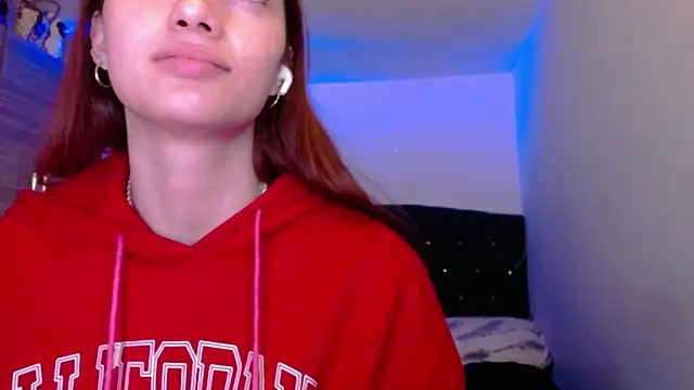 holy juli online show from June 2, 2026, 4:34 am
