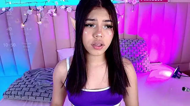 KellyOlsenbe online show from October 24, 2025, 8:41 pm