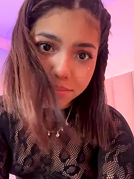 KellyOlsenbe online show from December 14, 2025, 8:36 pm