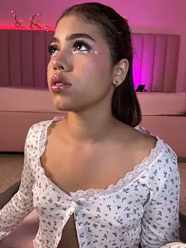 KellyOlsenbe online show from March 20, 2026, 8:32 pm