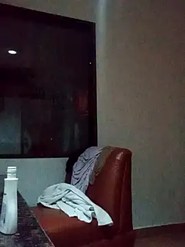 DaniMejia3015 online show from September 23, 2025, 8:10 am