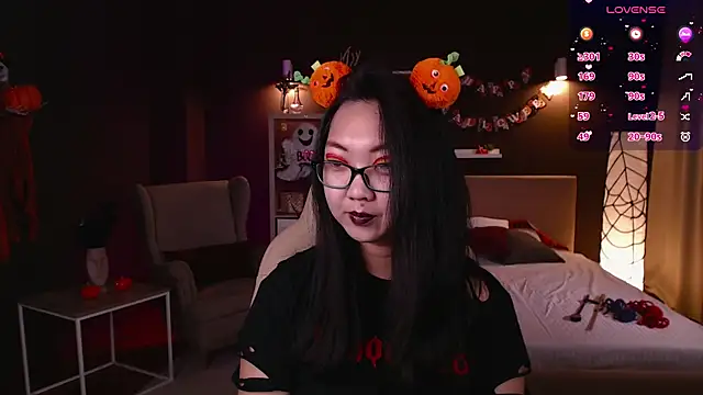 Marine Vact online show from October 26, 2025, 2:06 pm