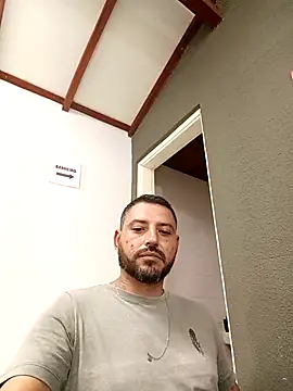 Snapshot of P4uzud4O chatting on February 24, 2026, 8:42 pm P4uzud4O online show from February 24, 2026, 8:42 pm