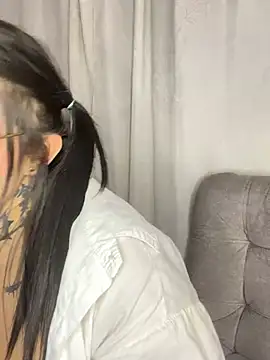 Nickiiiii online show from January 3, 2025, 3:05 am