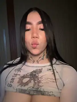 Snapshot of Nickiiiii chatting on February 3, 2026, 6:40 am Nickiiiii online show from February 3, 2026, 6:40 am