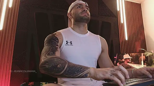 Snapshot of JeanColleman chatting on February 24, 2026, 11:27 pm JeanColleman online show from February 24, 2026, 11:27 pm