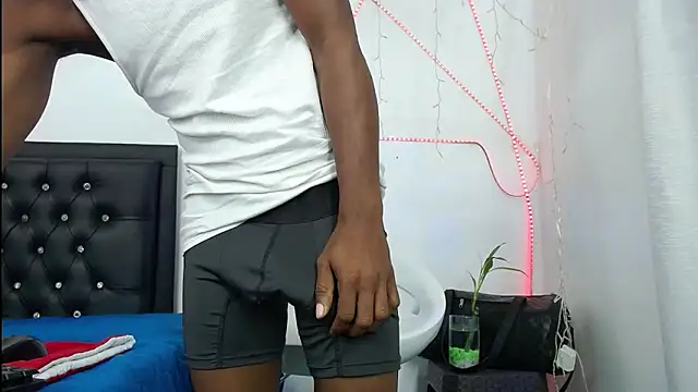 Damian hart 24CM online show from April 16, 2026, 10:49 am