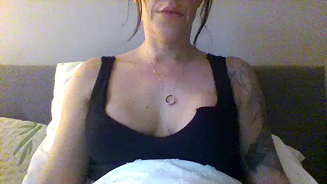 Fiesty findom40 online show from December 20, 2024, 2:59 pm