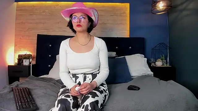 victoria byte online show from October 13, 2025, 8:43 pm