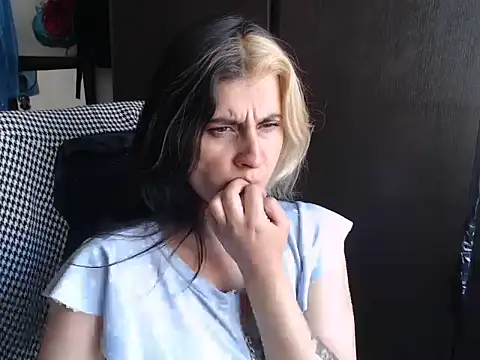 Snapshot of samanta_rosas1 chatting on October 15, 2025, 2:14 pm samanta rosas1 online show from October 15, 2025, 2:14 pm