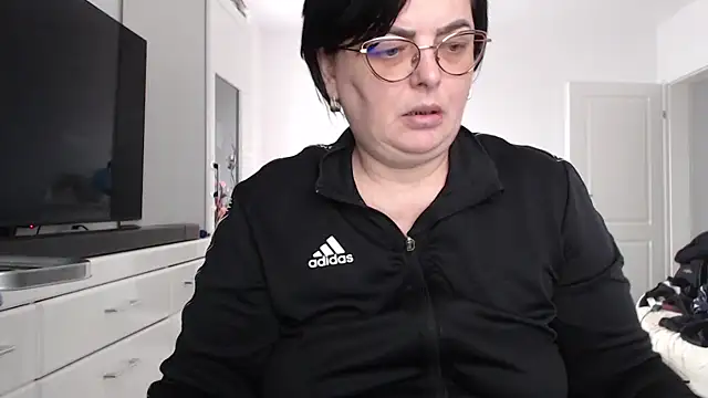 Amandamuller1982 online show from February 13, 2026, 10:37 am