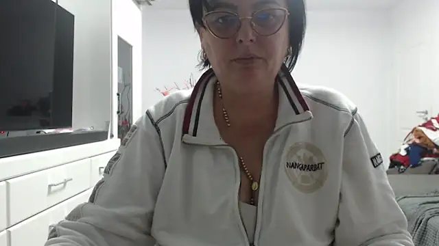 Amandamuller1982 online show from November 27, 2025, 12:33 am