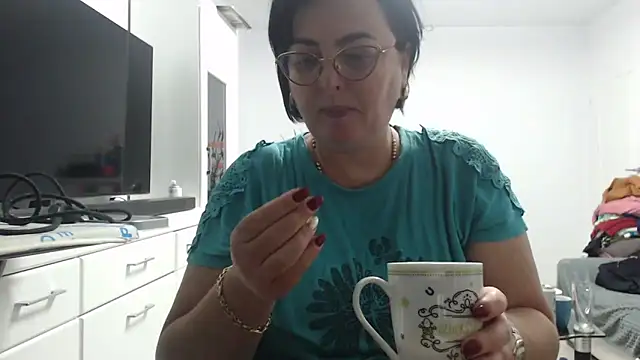 Amandamuller1982 online show from October 12, 2025, 6:53 pm