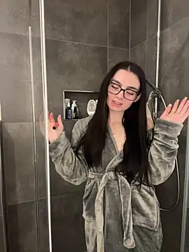 Snapshot of AdelinaAlia chatting on November 18, 2025, 10:51 am AdelinaAlia online show from November 18, 2025, 10:51 am