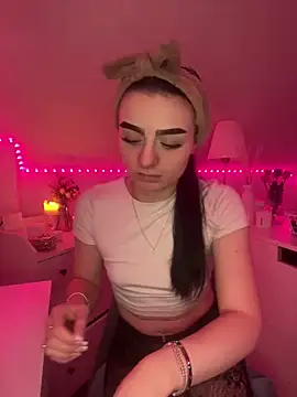 Snapshot of AdelinaAlia chatting on November 23, 2025, 5:45 pm AdelinaAlia online show from November 23, 2025, 5:45 pm