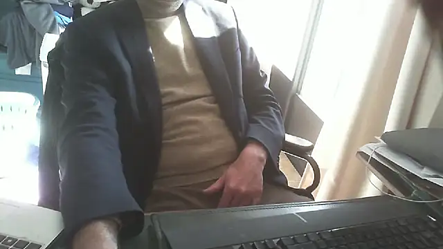 shyfrenchcock1 online show from March 23, 2026, 9:31 am