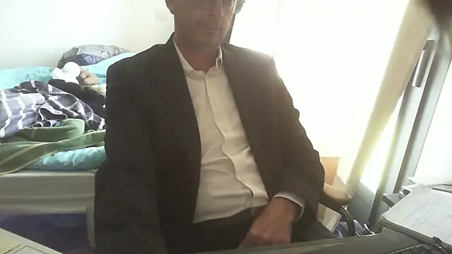 shyfrenchcock1 online show from May 26, 2026, 12:25 pm