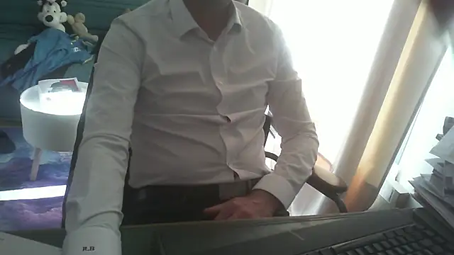 shyfrenchcock1 online show from November 3, 2025, 9:24 am