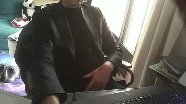 shyfrenchcock1 online show from March 9, 2026, 2:31 pm