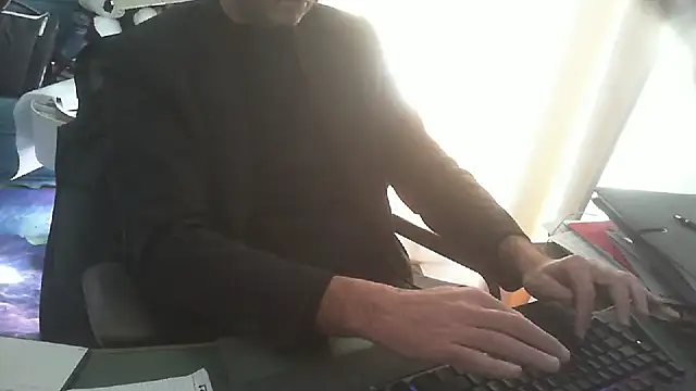 shyfrenchcock1 online show from March 27, 2026, 10:27 am