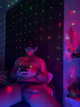 Alexandrei online show from March 25, 2026, 7:57 pm