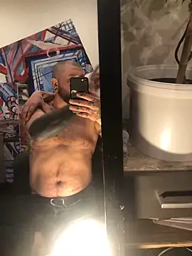 Snapshot of zra_andre chatting on January 7, 2025, 8:31 pm zra andre online show from January 7, 2025, 8:31 pm