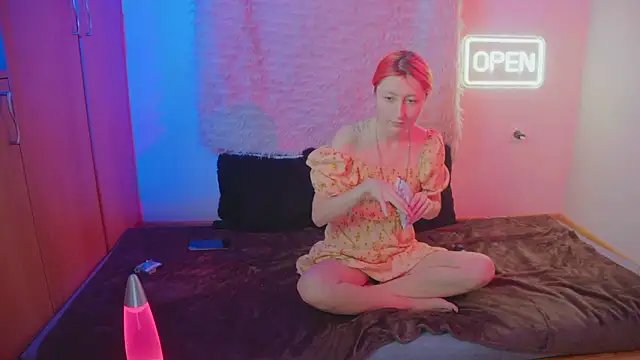 Snapshot of Bloom-fairy chatting on February 4, 2026, 2:01 pm Bloom-fairy online show from February 4, 2026, 2:01 pm