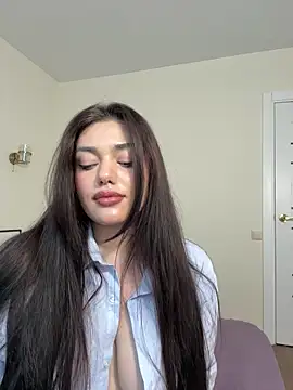 Sweet Khalifa  online show from June 8, 2026, 2:28 pm