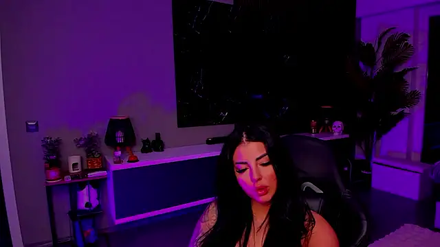 Snapshot of anemarieejolie chatting on February 24, 2026, 6:31 pm anemarieejolie online show from February 24, 2026, 6:31 pm