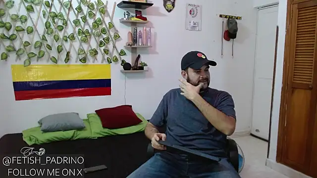 Snapshot of fetish_padrino chatting on February 24, 2025, 10:47 pm fetish padrino online show from February 24, 2025, 10:47 pm