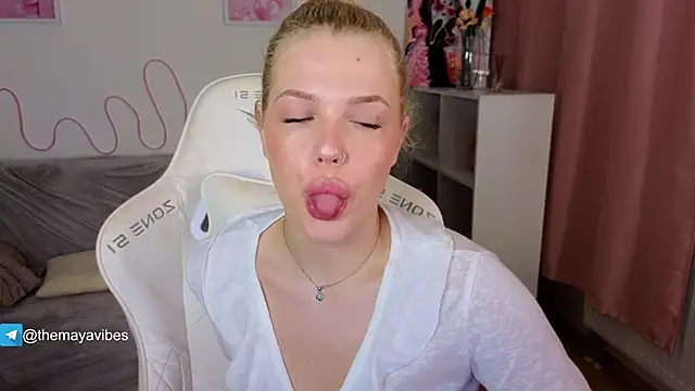 Maya Rave online show from February 27, 2026, 3:40 am