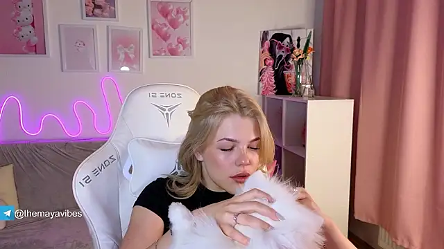 Maya Rave online show from February 6, 2026, 3:13 am