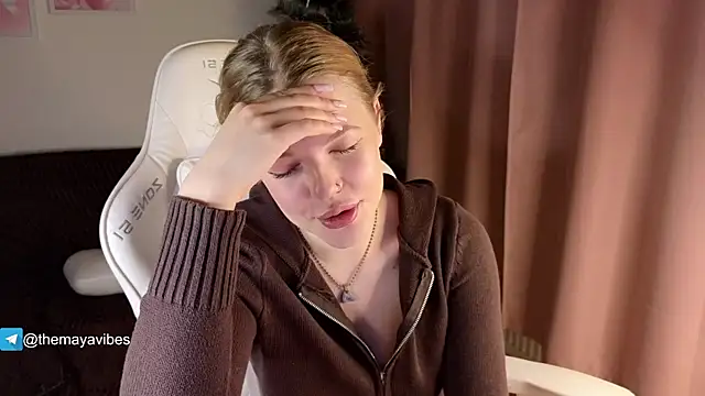 Maya Rave online show from January 14, 2026, 3:43 am