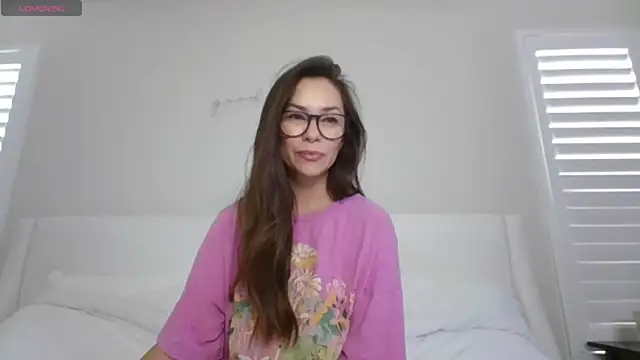 mixedasiangirl online show from September 24, 2025, 6:36 pm