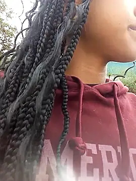 bonnie 18x online show from November 29, 2025, 7:58 pm