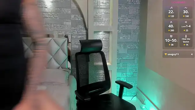 Snapshot of Aron_Bolt chatting on March 8, 2025, 3:17 am Aron Bolt online show from March 8, 2025, 3:17 am