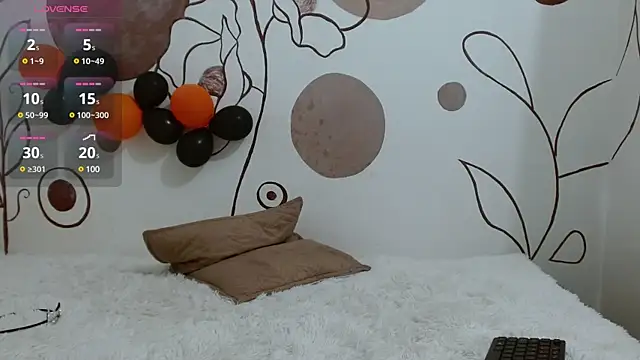 Hailey 15 online show from December 2, 2024, 1:08 pm