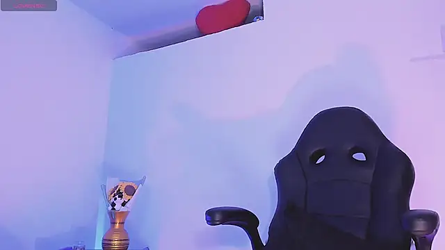 haanna thompsoon online show from December 6, 2024, 10:02 pm