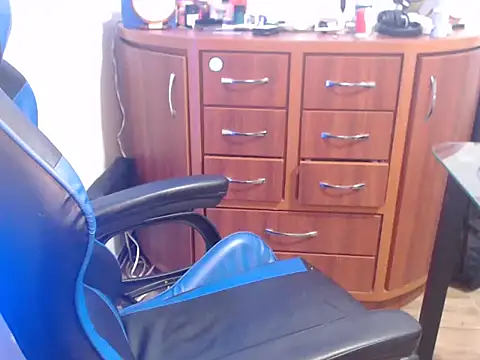 anjonoturno1 online show from September 29, 2025, 7:41 pm