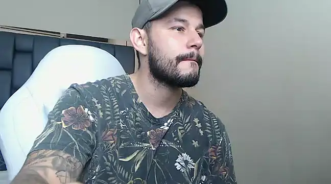 Snapshot of adel_hard_ chatting on December 3, 2024, 7:17 pm adel hard online show from December 3, 2024, 7:17 pm