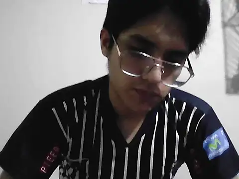 Snapshot of HardDick2 chatting on May 7, 2026, 4:39 am HardDick2 online show from May 7, 2026, 4:39 am
