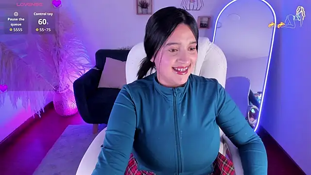 Pamela cheverry online show from December 18, 2025, 4:06 am