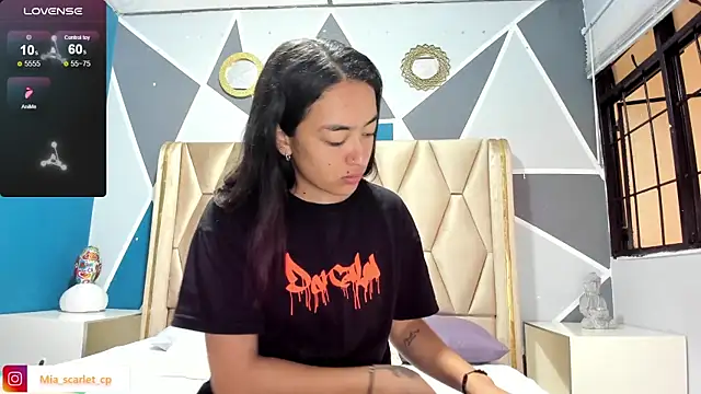 Mia scarlet69 online show from September 15, 2025, 12:05 pm