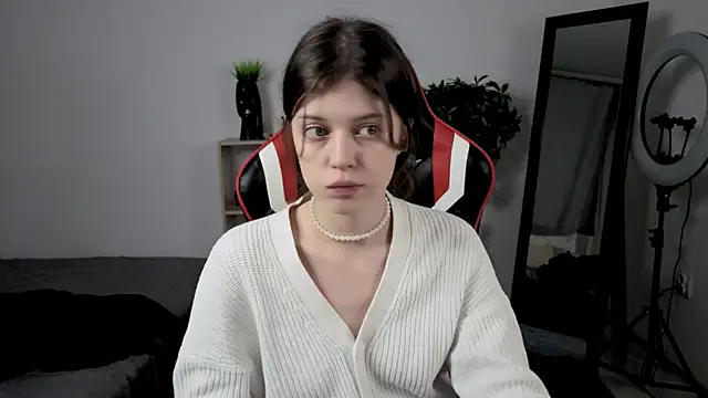 Snapshot of Este_Glen chatting on October 21, 2025, 9:14 pm Este Glen online show from October 21, 2025, 9:14 pm