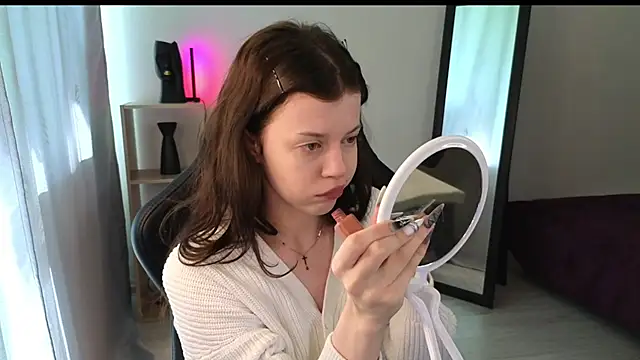 Snapshot of Este_Glen chatting on March 7, 2025, 8:45 am Este Glen online show from March 7, 2025, 8:45 am