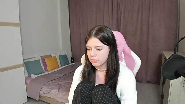 Snapshot of Este_Glen chatting on December 30, 2024, 1:04 am Este Glen online show from December 30, 2024, 1:04 am