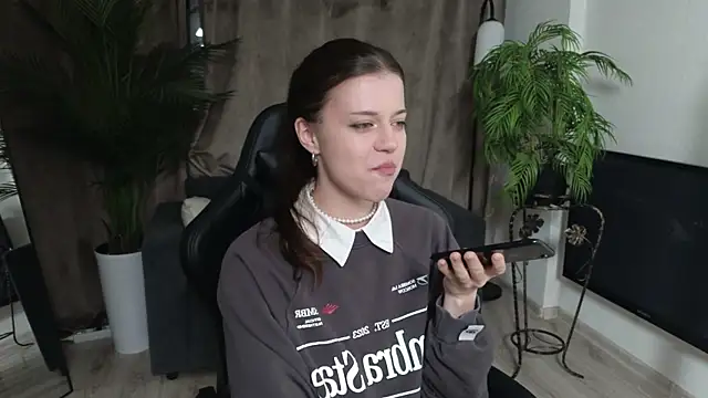 Snapshot of Este_Glen chatting on September 11, 2025, 10:32 pm Este Glen online show from September 11, 2025, 10:32 pm